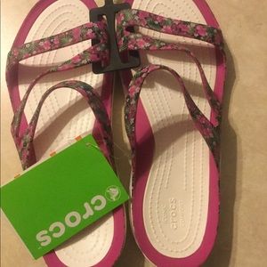 Crocs women’s size 9 NWT pink sandals